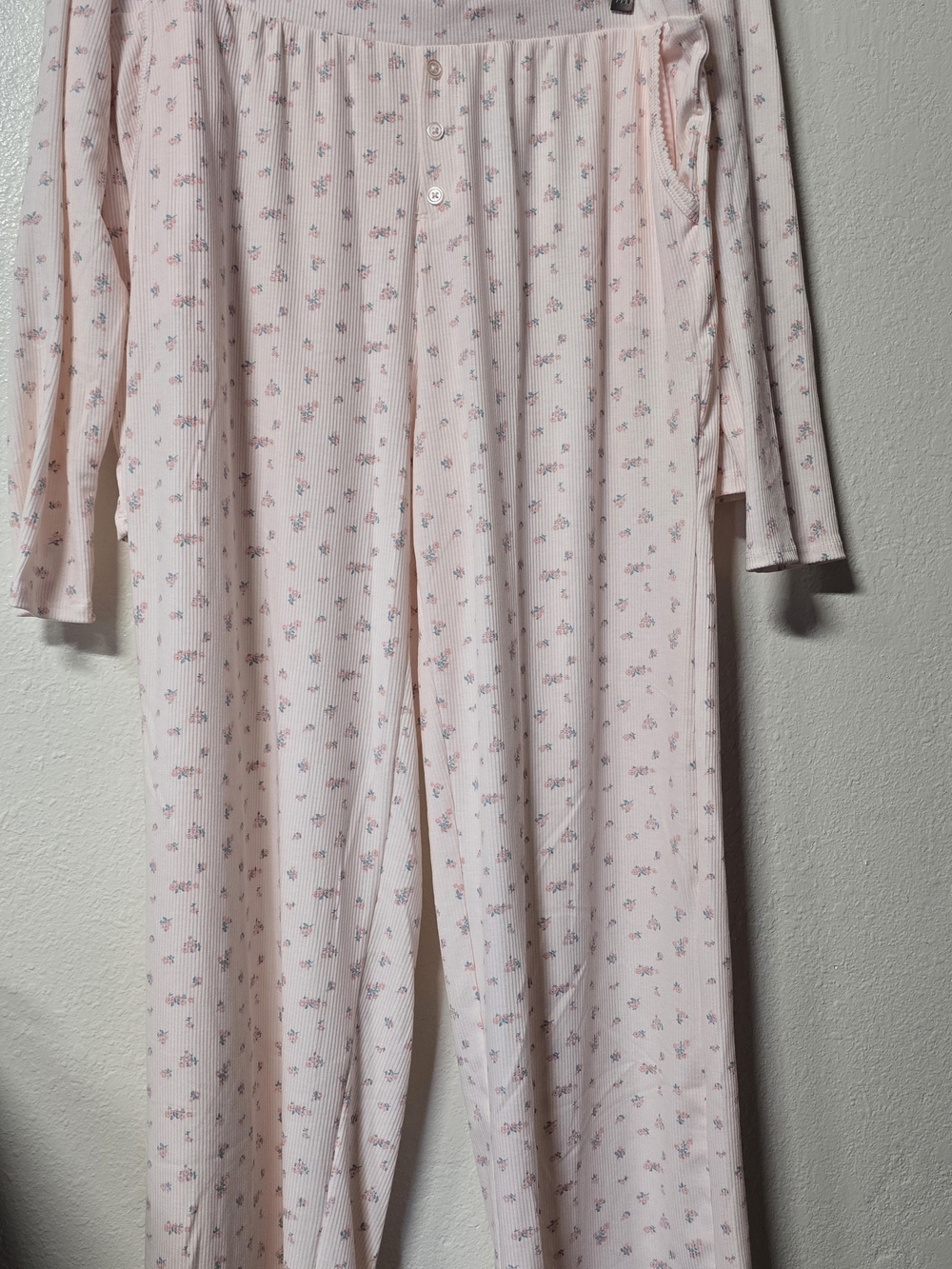 Women's Pink Floral Long-Sleeve Pajama Set